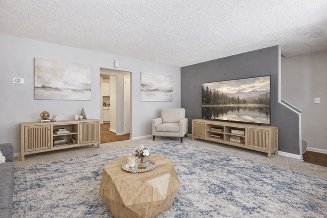 Building Photo - Lakeside Townhomes