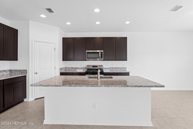 Foto del edificio - 32 Enchanted Shr Wy