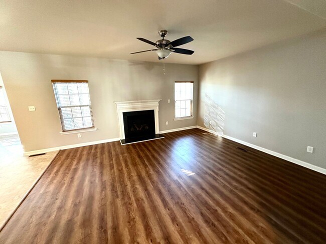 Building Photo - 3503 Frederick Dr