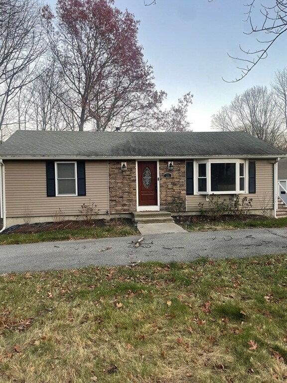 Foto principal - 256 Old Webster Rd