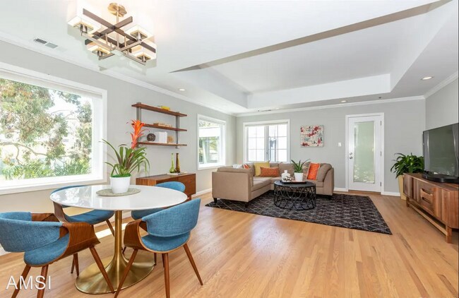 Building Photo - 4 br, 3.5 bath House - 464A Filbert Street