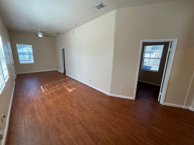 Foto del edificio - AVAILABLE NOW! 2 Bedroom / 1 Bath Home Nea...