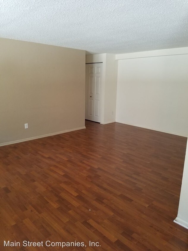 Interior Photo - Granite Falls at Silver Lake Apartments