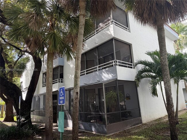 Foto del edificio - 8305 SW 152nd Ave
