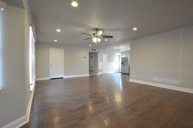 Building Photo - 6019 Orlando Ave