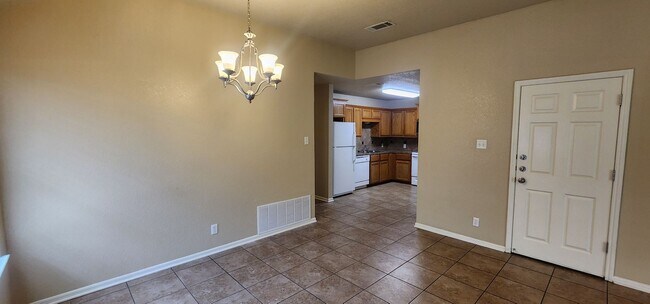 Foto del edificio - 3 Bedroom 2 bath Duplex South Killeen VIEWABLE SOON