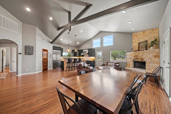 Foto del edificio - 1740 W Live Oak St