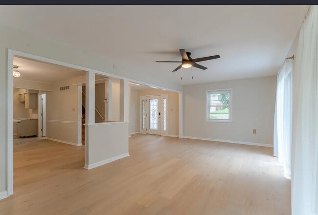 Building Photo - 624 Forest Park Dr
