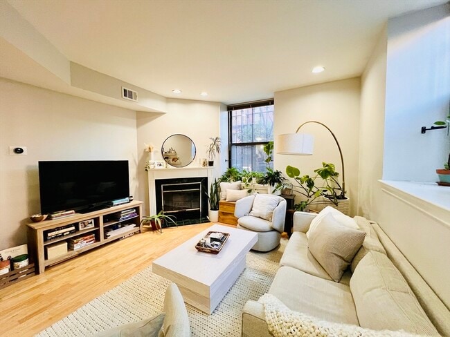 Building Photo - 150 Appleton St