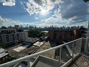 Building Photo - 1124-24 31st Ave