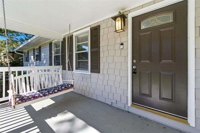 Foto del edificio - 1003 Valley Dr