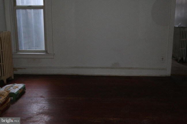 Building Photo - 741 Garland St