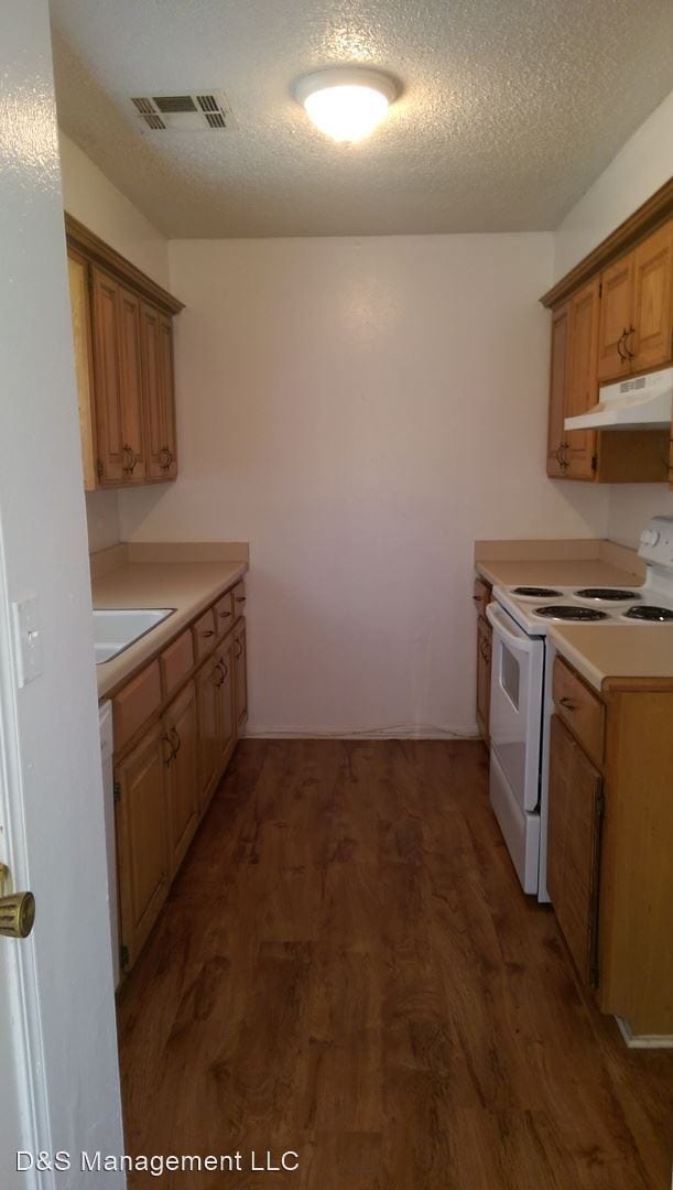 Building Photo - 2 br, 1 bath House - 166 NE 12th St