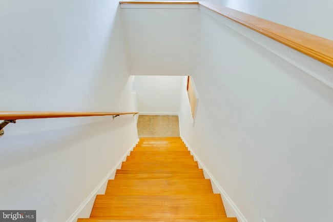 Foto del edificio - 301 Loureiro Ln