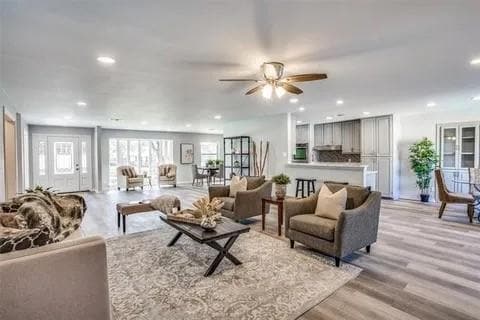 Building Photo - 4031 Port Royal Dr