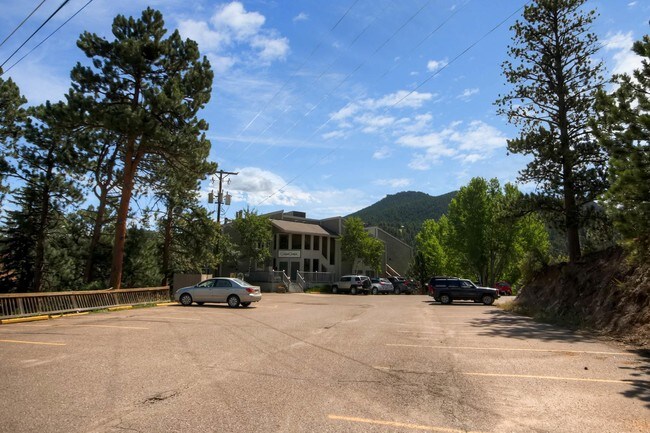 Foto del edificio - 27902 Meadow Dr