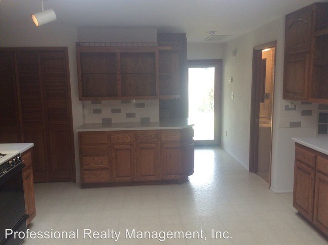 Foto del edificio - 4 br, 3 bath House - 715  FRANCIS ST.