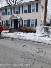 Building Photo - 2 Russell St