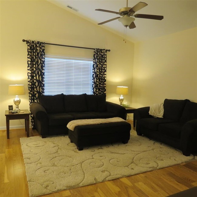 Building Photo - 253 E Ivybridge Dr