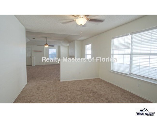 Building Photo - 142 Mirabelle Cir