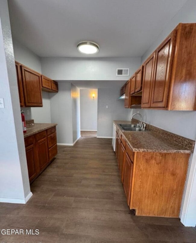 Foto del edificio - 5217 Danny Dr