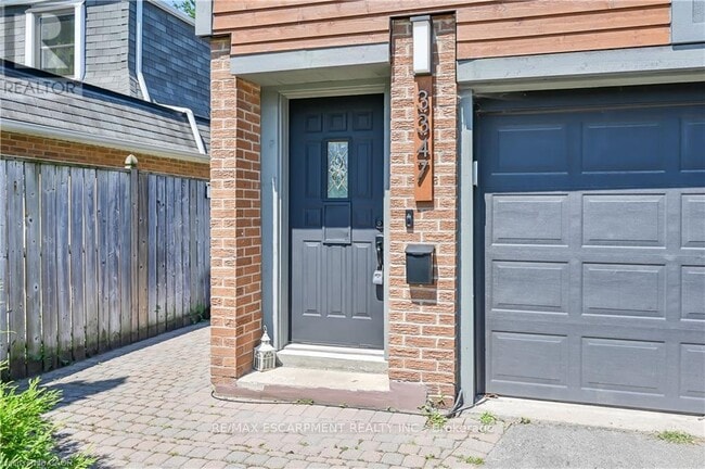 Photo du bâtiment - 3347 Hannibal Rd