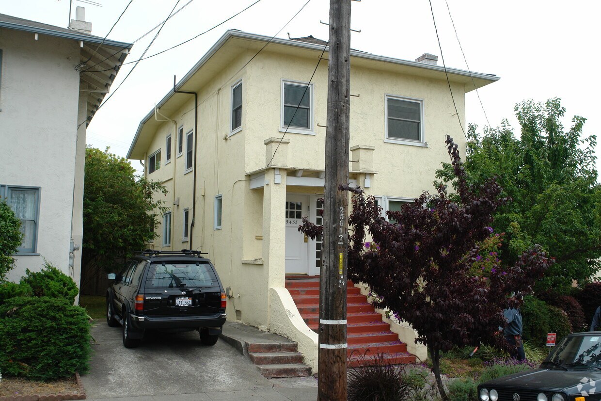 Foto principal - 5451-5453 Manila Ave