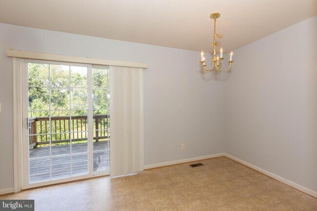 Building Photo - 128 Pony Cir