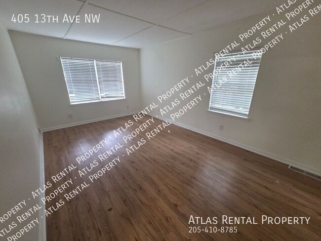 Building Photo - 405 13th Ave NW