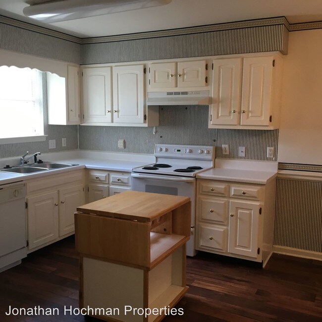 Building Photo - 6631 Hickory Trace Cir