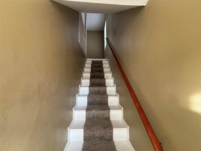 Foto del edificio - 422 W Burleson St
