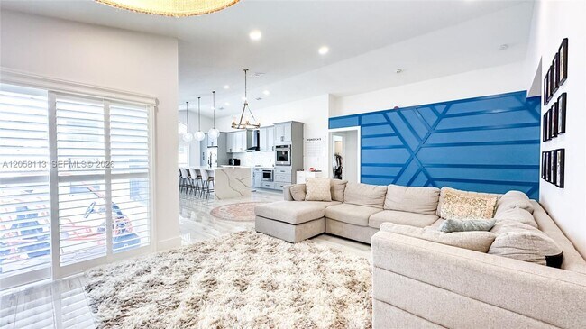 Foto del edificio - 18795 NW 24th Ct