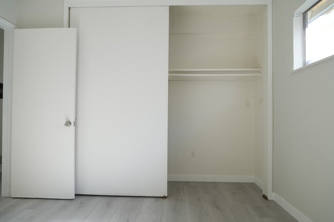 Building Photo - 141 Marguerita Ave