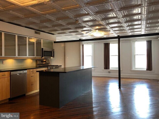 Building Photo - 126 Market St