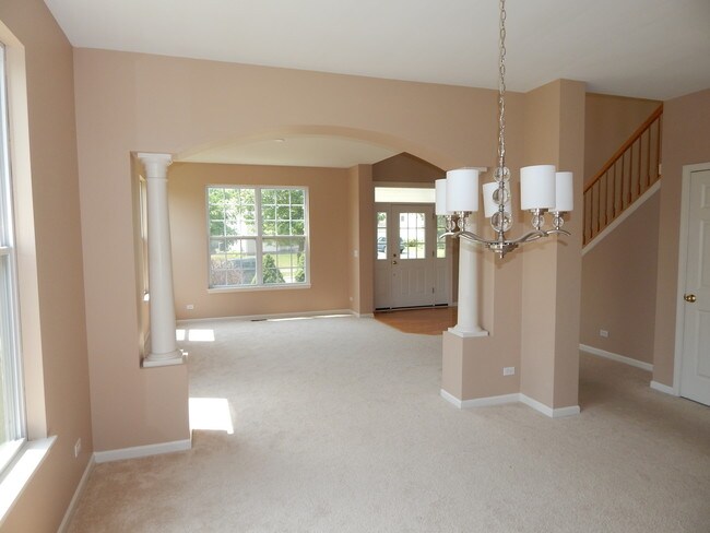 Building Photo - 751 Lake Cornish Way