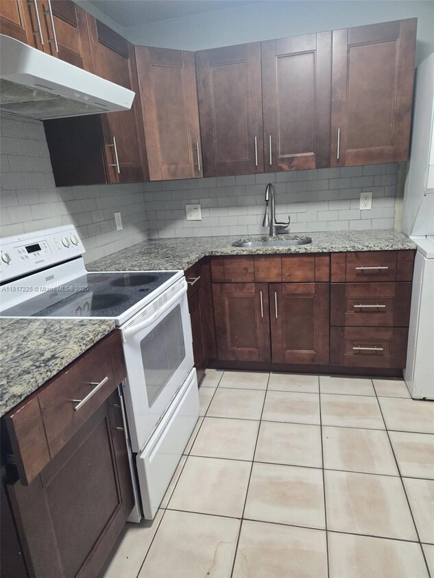 Primary Photo - 9203 NW 38th Dr