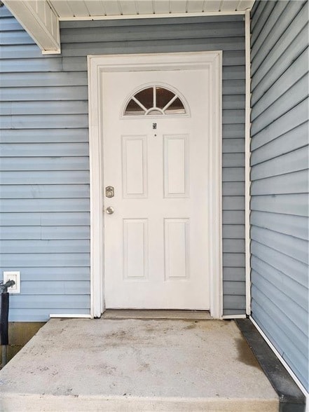 Building Photo - 870 Marina Dr