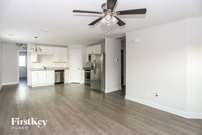 Foto del edificio - 323 Melrose Dr SW
