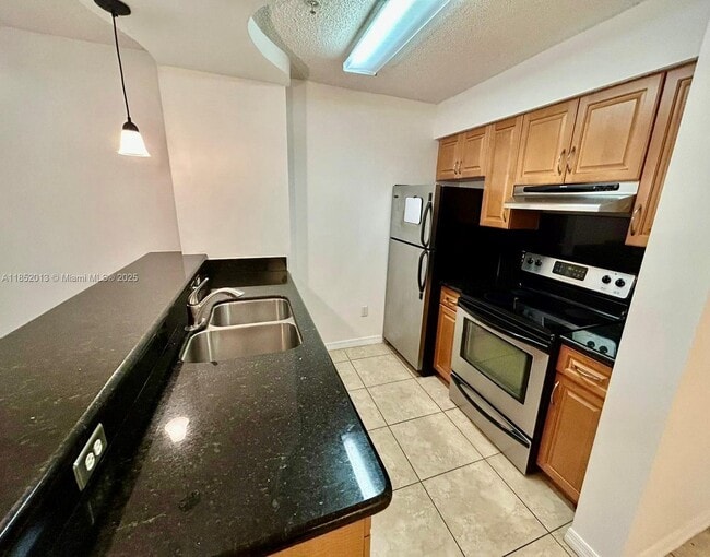 Foto del edificio - 420 S Park Rd