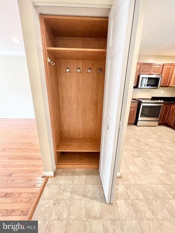 Foto del edificio - 5504 Woodlawn Manor Ct