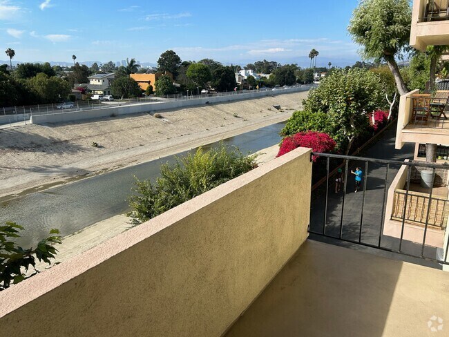 Building Photo - 5000 S Centinela Ave