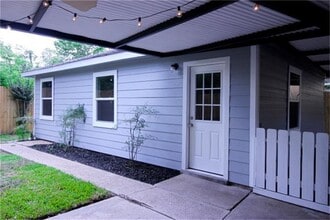 Building Photo - 7206 Bayou Woods Dr