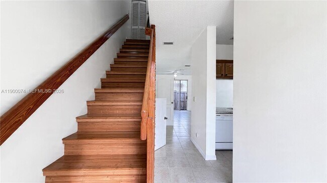 Foto del edificio - 870 NE 212th Terrace