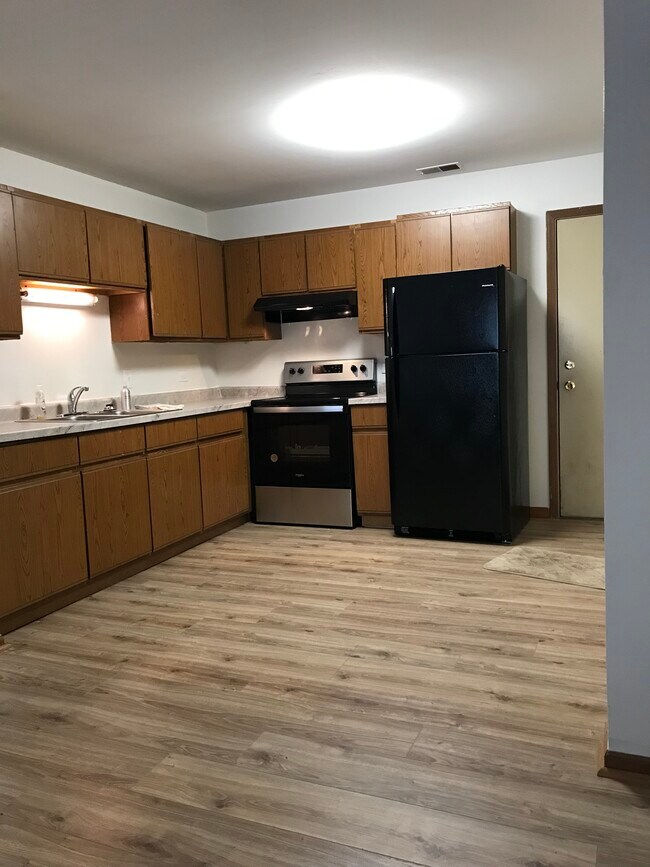Building Photo - 503 Smith Dr