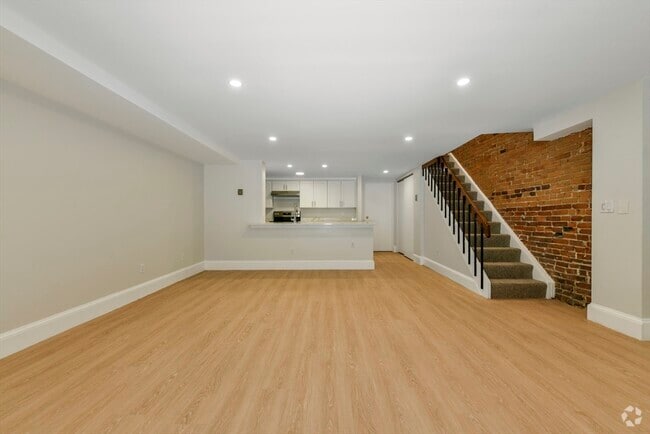 Building Photo - 97 Appleton St