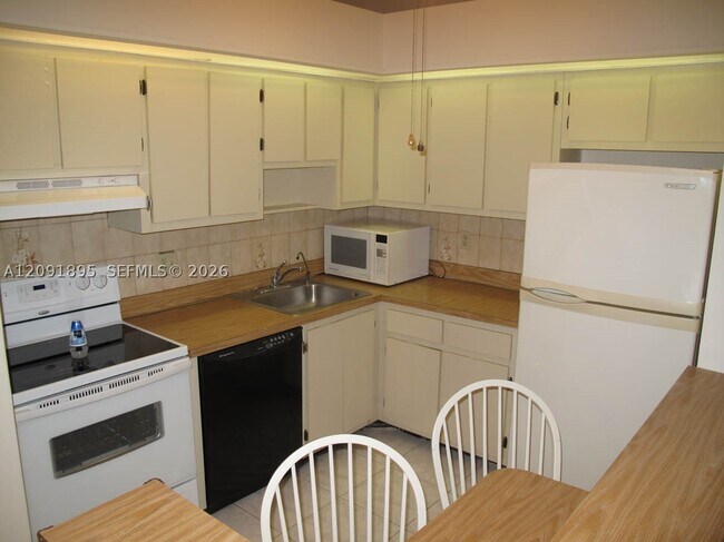 Building Photo - 9940 S Belfort Cir