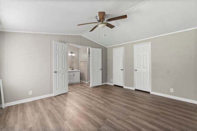 Foto del edificio - 350 Briar Dr