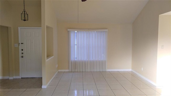 Building Photo - 2179 Pilgrims Point Dr