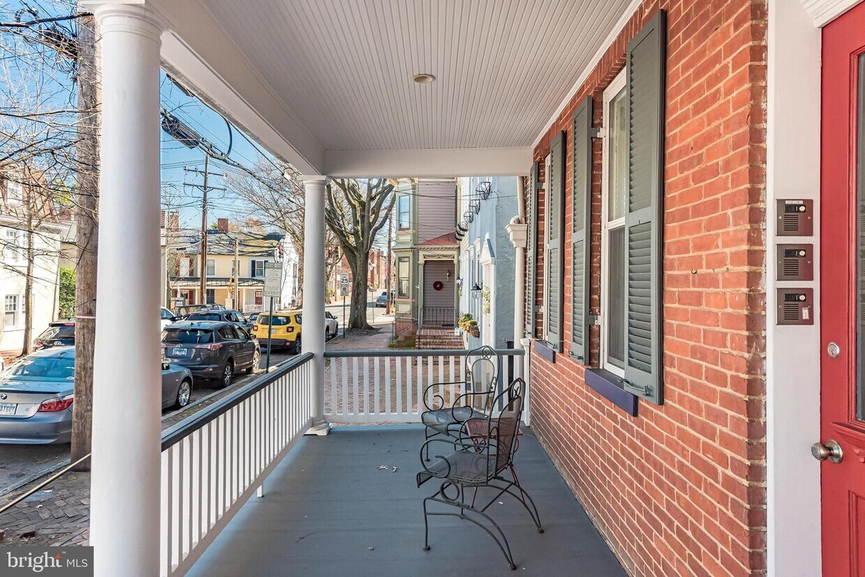 Primary Photo - 187 Duke of Gloucester St