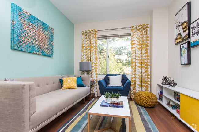 Photo - Peninsula Apartments